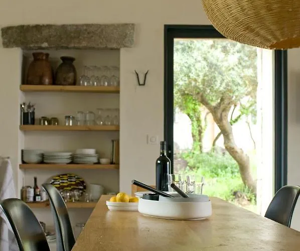 Domaine De Peretti Della Rocca Figari (Corsica)