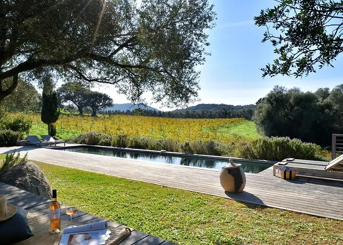 Domaine De Peretti Della Rocca 4* Фигари