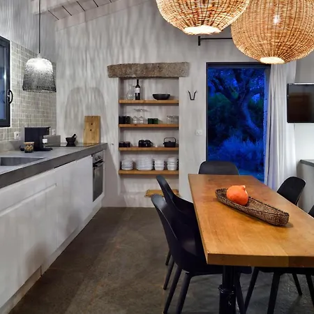 Domaine De Peretti Della Rocca 4* Figari (Corsica)