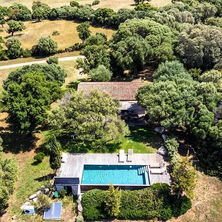 מלון Domaine De Peretti Della Rocca